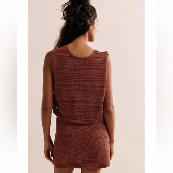 Free People Beach XS NWT Mini Skirt & Vest Set Crochet Mairead Fauxchet Brown 🤎 - Picture 3 of 5